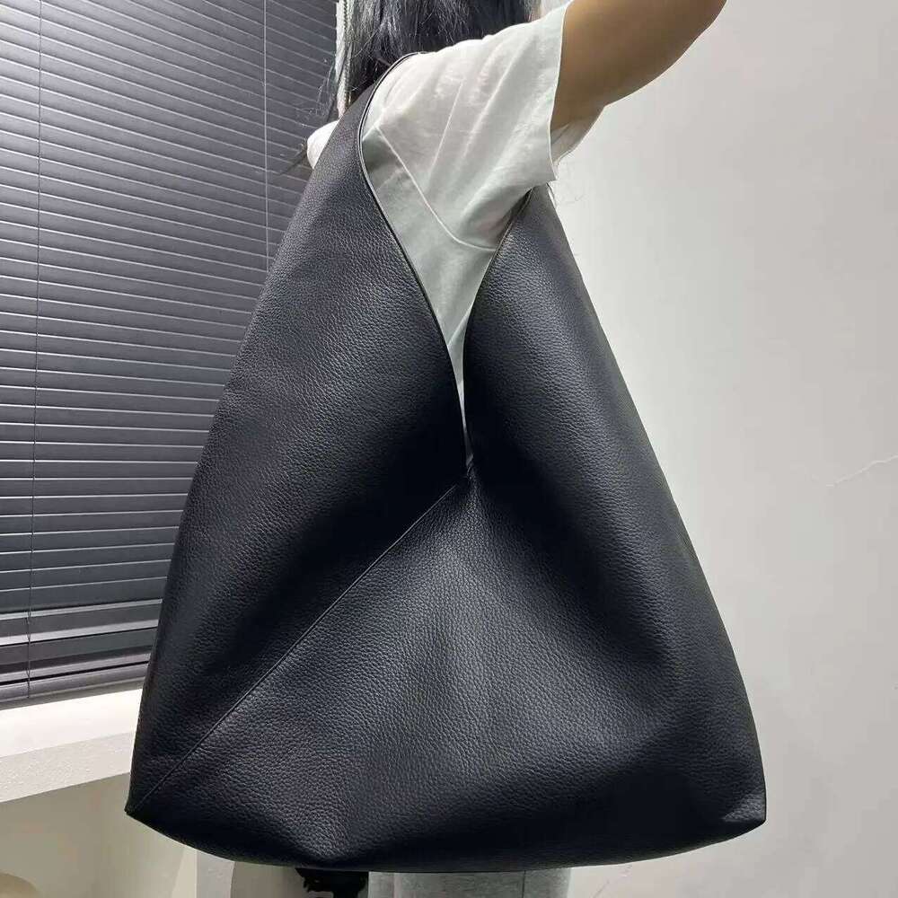 Ladies' Fashionable And Simple Vegan Leather Shoulder Bag, Large Capacity Retro Splicing Bucket Bag