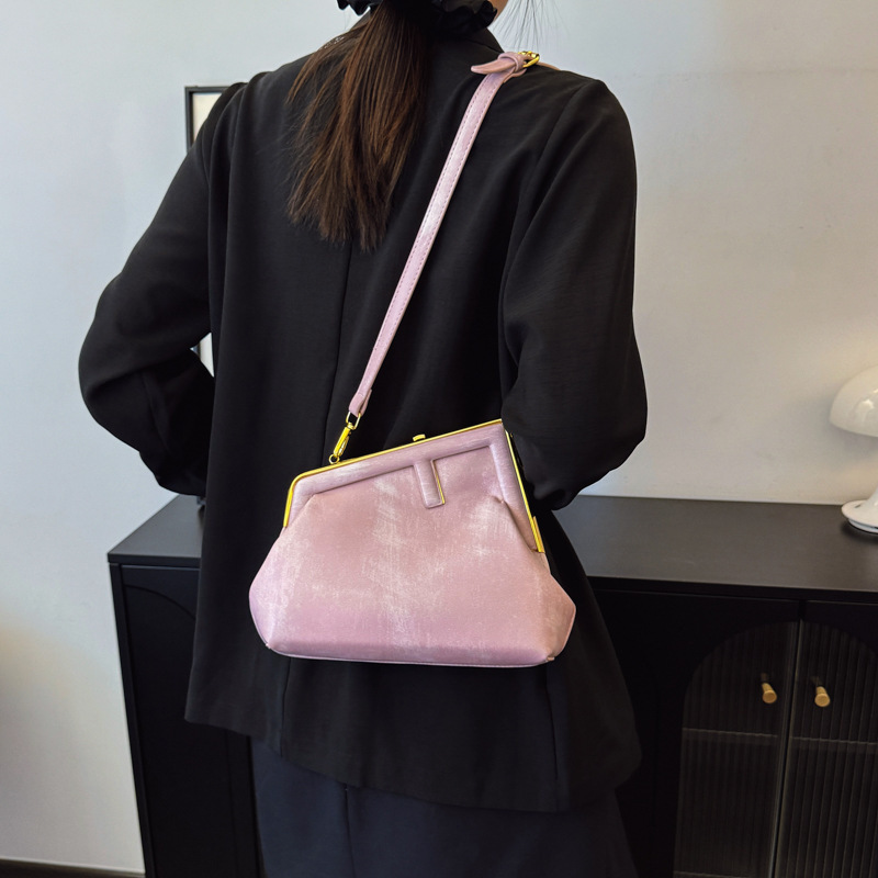 Luxury Brand Designer Bag High-End Elegant Trendy 2025 New Phone Bag For Women Crossbody Small Bag Shell Bag Shoulder Bag Summer Commuter Bag