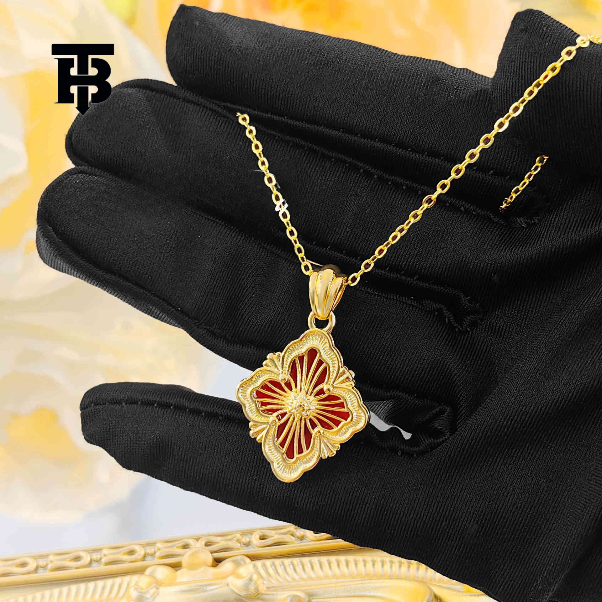 TB BHULAMTE Designer Italian Brushed Craftsmanship Retro Palace Style Clover Accessories Luxury Pendant Luxury Lace Mesh Inlaid Diamond Necklace Women