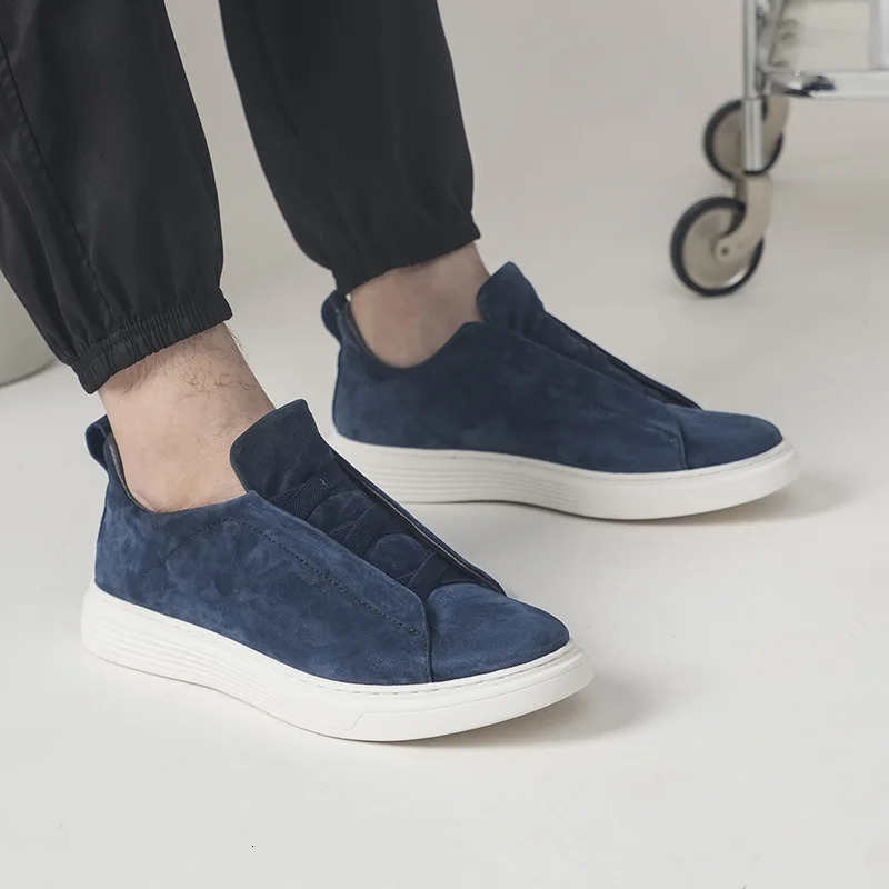 VIPOL Mens pigskin leather shoes roundtoed flat fashionable casual shoes breathable and lightweight board shoes 250906