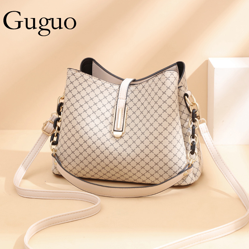 Guguo Free Shipping New Designer Bag High-end Shopping Bag 2025 Retro Pattern Women's Single Shoulder Handbag Fashionable Large Capacity Bucket B
