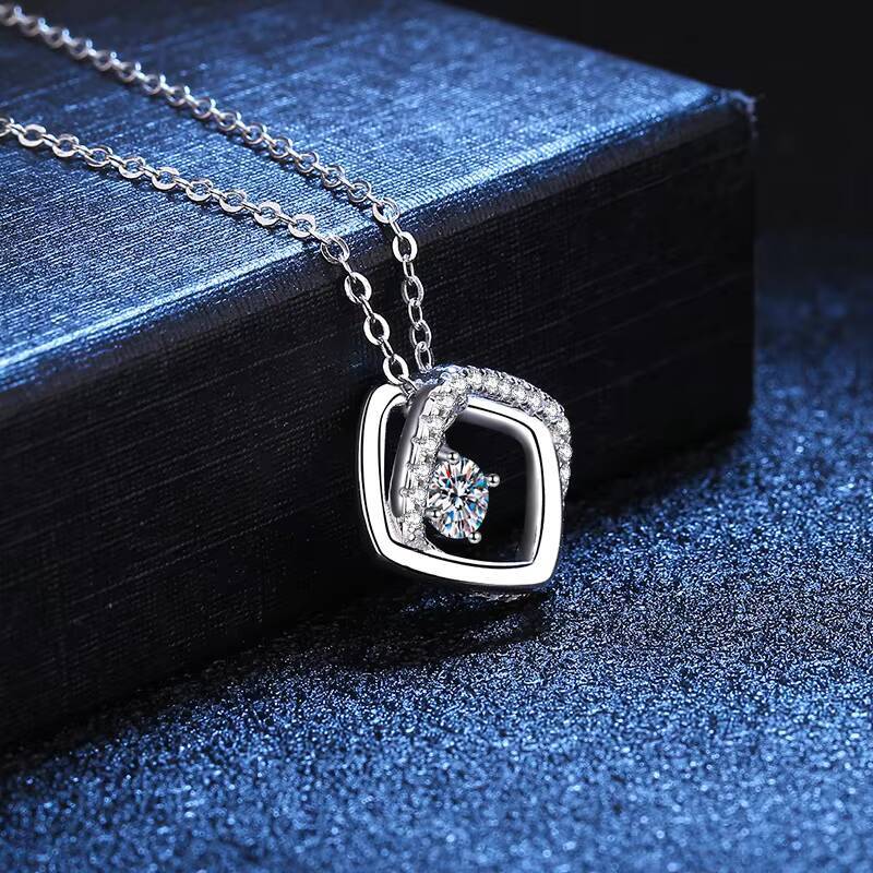 S925 Sterling Silver Micro Set Small Fresh D Color Moissanite Geometric Pendant Necklace Women Gift