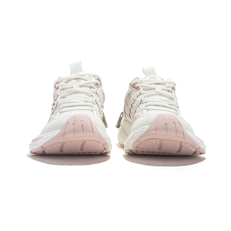 Retro women's shoes, breathable and versatile, trendy and lightweight, casual sports shoes, height increasing shoes, designer shoes