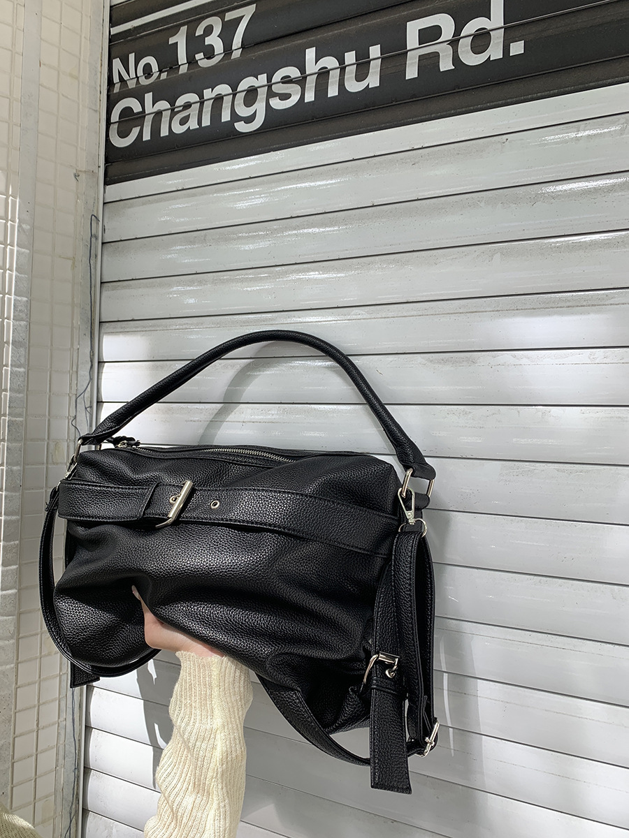 2025 Autumn New Sweet and Spicy Girl Large Capacity bag Retro niche Design Versatile Fashion Women's Shoulder Bag Designer Bag