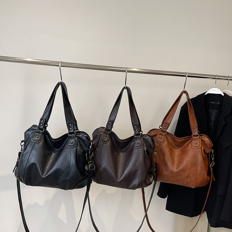 Designer bag free shipping Shoulder Bags Fashionable solid color versatile shoulder bag large capacity casual commuting bag for women