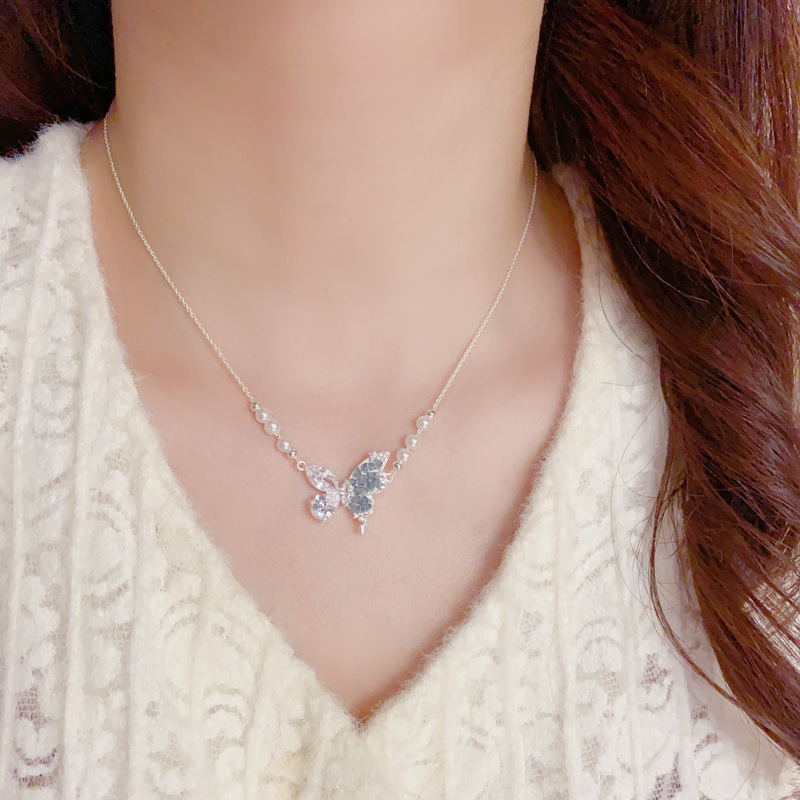Luxury Brand Designer Jewelry Blue Crystal Spliced Butterfly Pearl Necklace Elegant Fashion Cool Sense Collarbone Chain Light Luxury Niche Exquisite C
