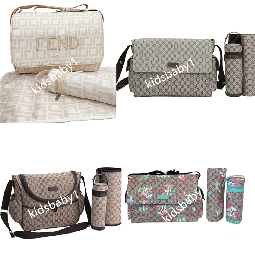 Designer style diaper waterproof mom bag 3 sets of diaper pouches baby zippers in pink black brown coffee color in various colors with checkered patterns v75