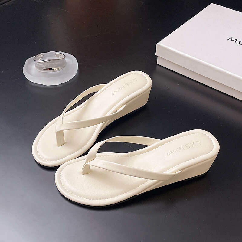 Red Toe-Post Flip-Flops Fairy Shoes for Women Outdoor 2025 Summer New Style Elegant French High-Heeled Sandals