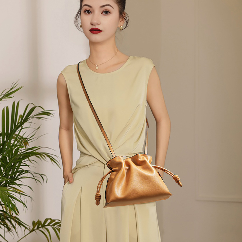 Free Shipping New Designer Bag Classic Flamenco Fashion Lucky Bag Cloud Bag Genuine Leather Drawstring Shoulder Crossbody Small Bucket Bag For Women