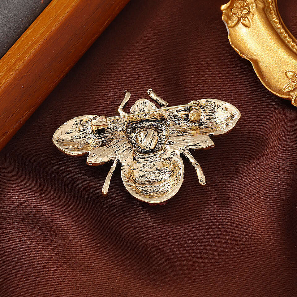 DHEssentials Newly Launched Full - diamond - adorned Bee Brooch for Women - A Stylish Accessory for Daily Outfits