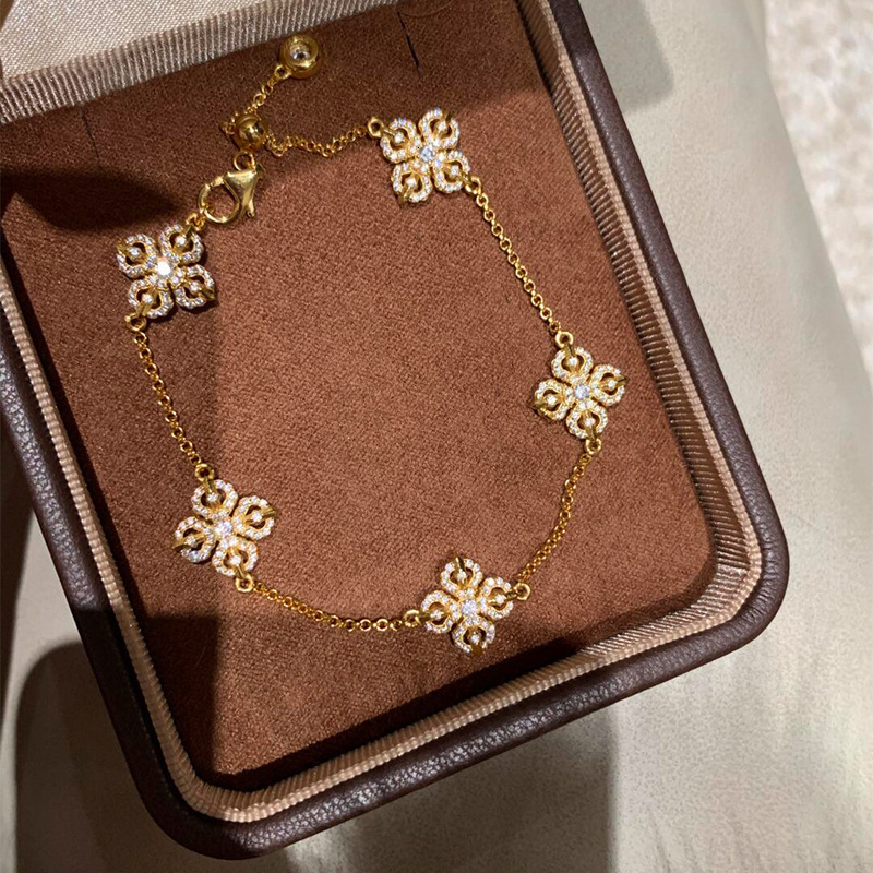 Zircon Four-Leaf Clover Light High-End Fashion Bracelet Personality Temperament Jewelry