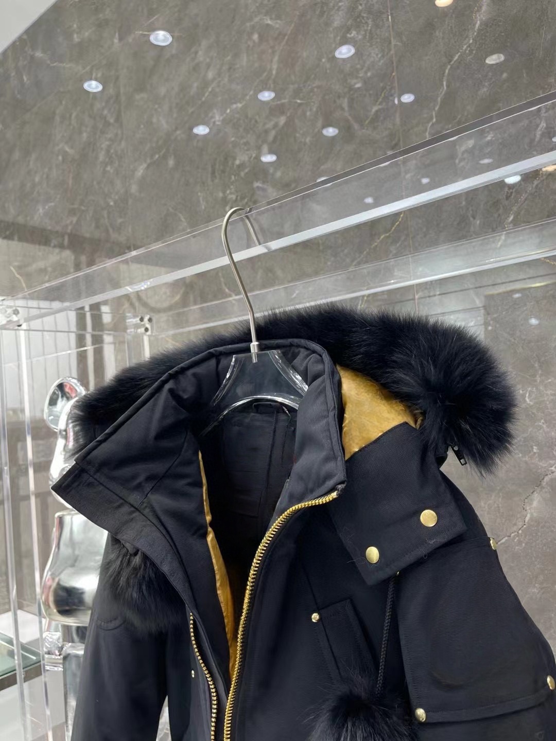 Classic women's windproof short down jacket