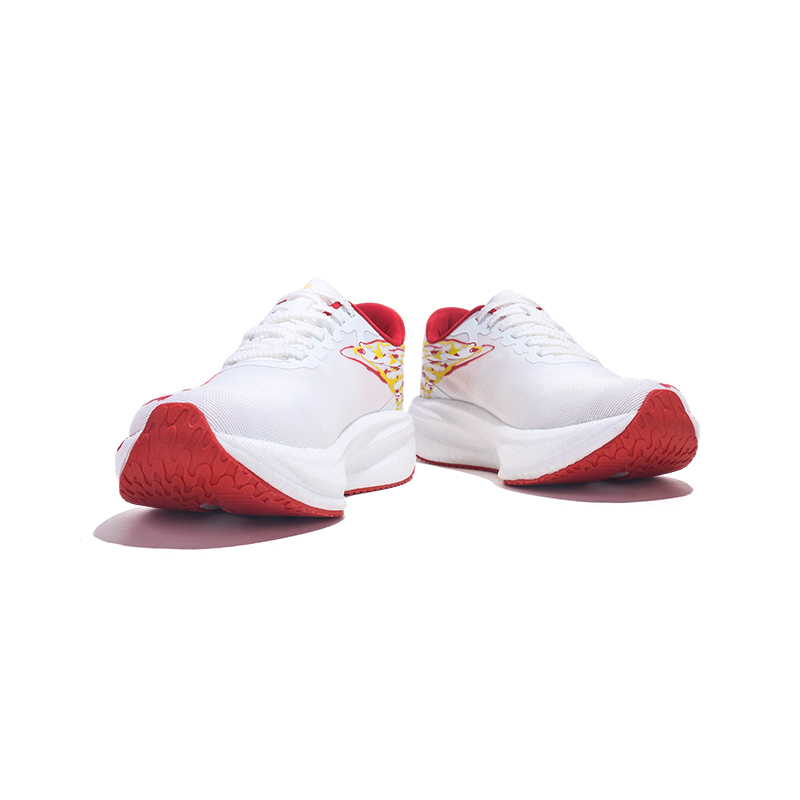 Lightweight running shoes with soft soles and shock absorption for men and women, training shoes, designer shoes, carbon board racing professional spo