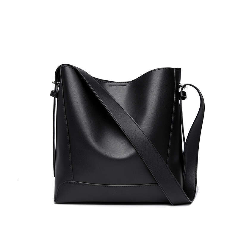 Versatile Commuter Bucket 2025 New Genuine Leather Women's High-end Niche Design Shoulder Bag