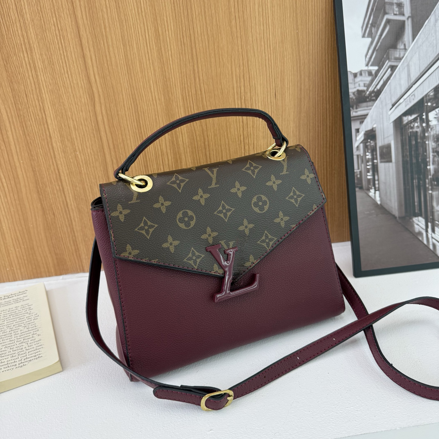 Fashionable classics Printed handbag shoulder crossbody bag flap bag, Unique Design & Chic Style,Durable Material & Adjustable Strap, Perfect for Carrying Essentials