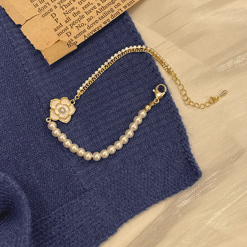 Inlaid Dia Pearl Oil Drop Flower Pendant Light Elegant High-end Feel Bracelet Niche Versatile Fashion Jewelry for Women