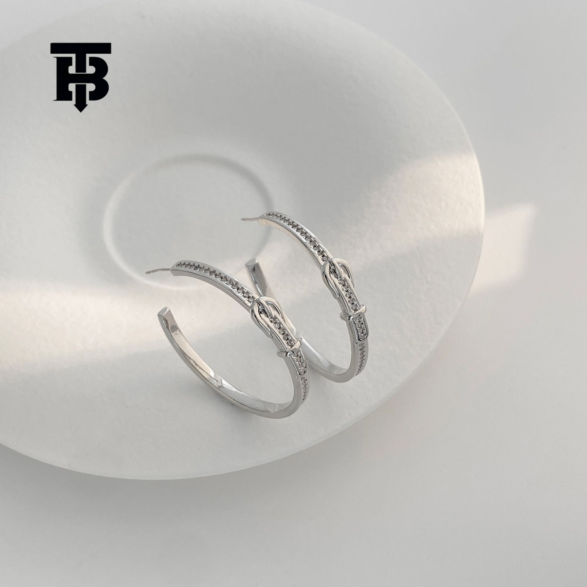 TB BHULAMTE New Fashion High End Design Luxury Belt Appearance Buckle Niche Earrings Super Bright Texture Metal C-shaped Earrings Personalized Women J