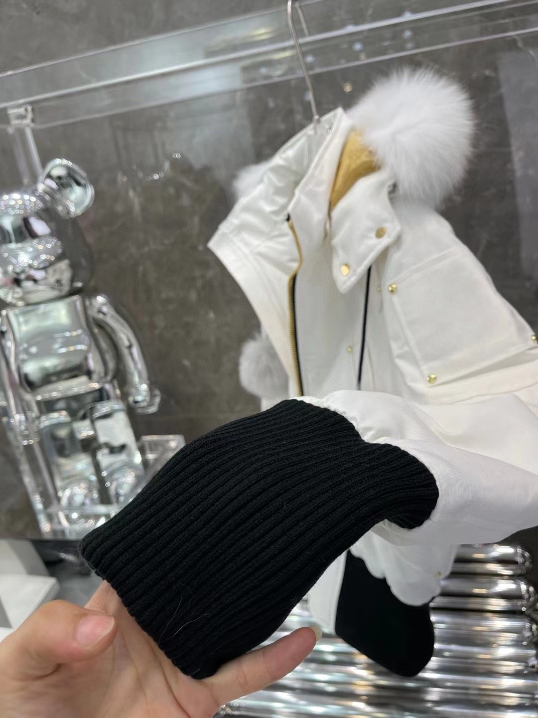 Classic women's windproof short down jacket