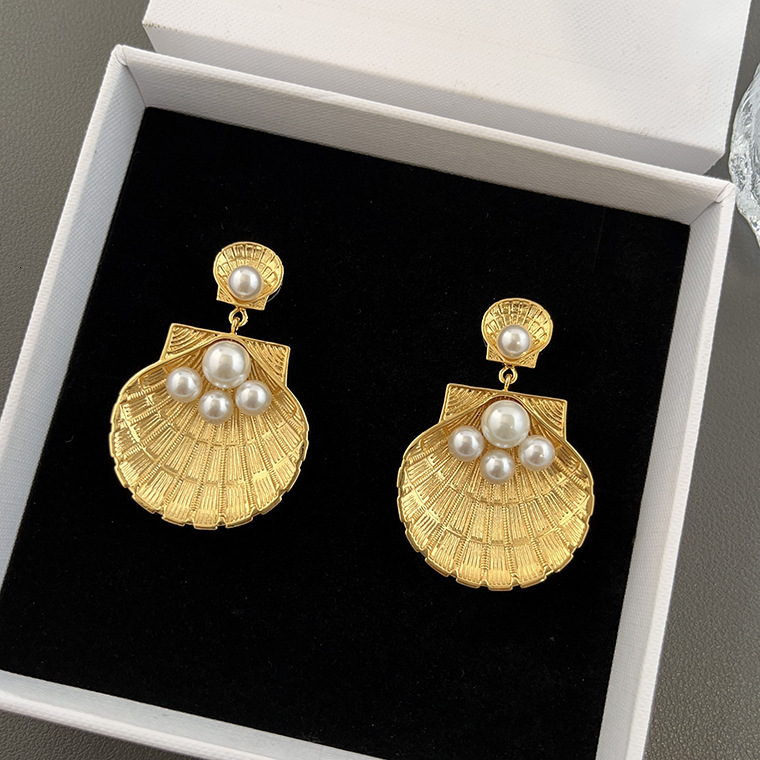 Luxury Brand Designer Jewelry New European And American French Style Design Sense Elegant Earrings Vintage Exaggerated Earrings For Women Versatile Fa