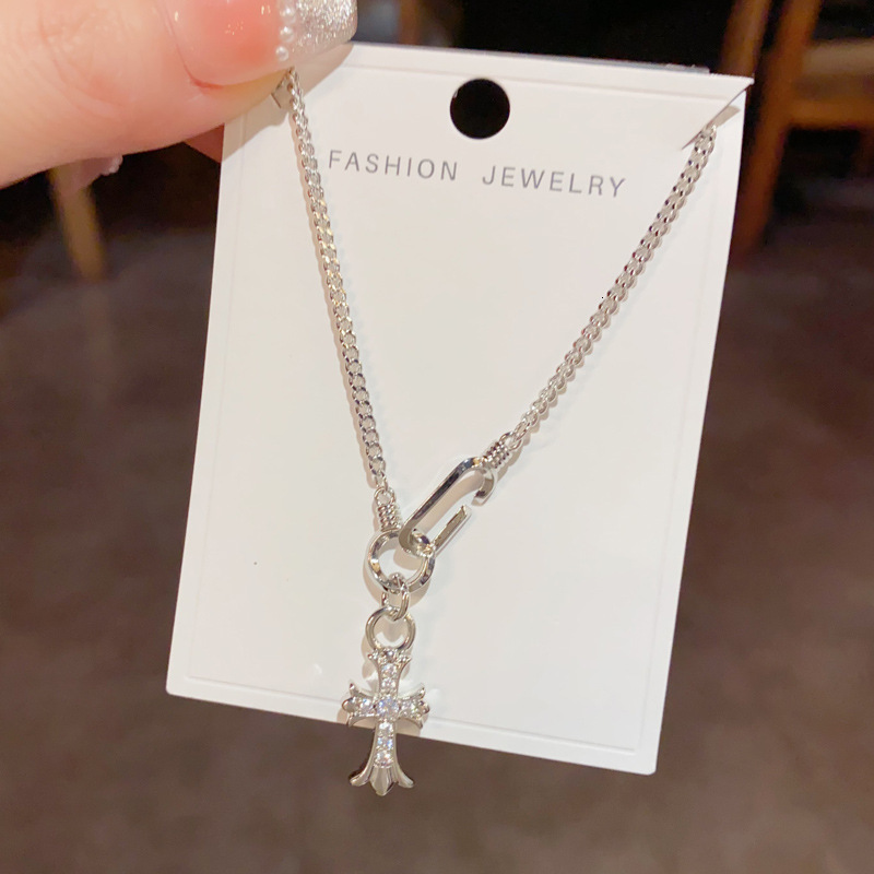 Luxury Brand Designer Jewelry European And American Style Fashion Retro Inlaid Diamond Cross Pendant Necklace Light Luxury Versatile Unique Design Cla