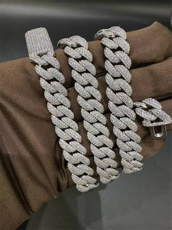 Manufacturer Direct Sales Vvs Moissanite 925 Pure Silver Plated 18k White Gold Curling Iron Luxury Cuban Chain 12mm 22 Inches