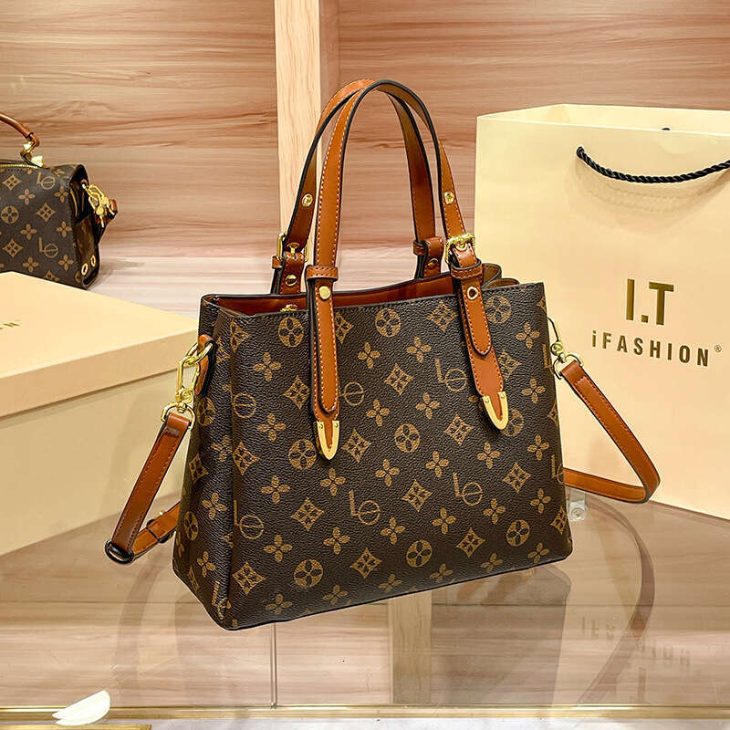 2025 New Versatile High-End Large Capacity Women's Handbag and Crossbody Bag