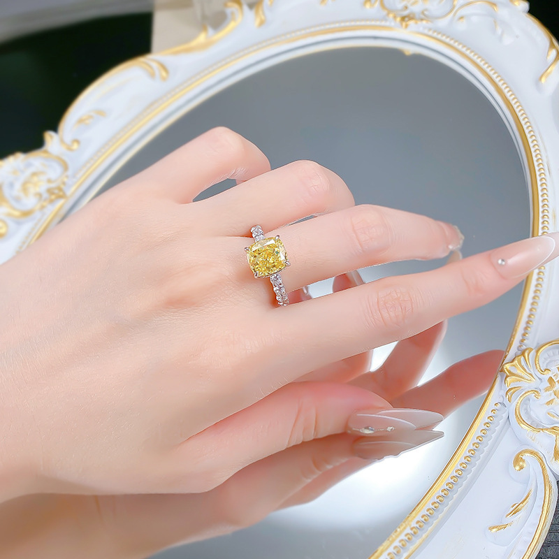 2025 Gorgeous Handmade Luxury Jewelry Genuine 100% 925 Sterling Silver Cushion Shape Lab Yellow Moissanite Diamond Eternity Women Wedding Bridal Ring 