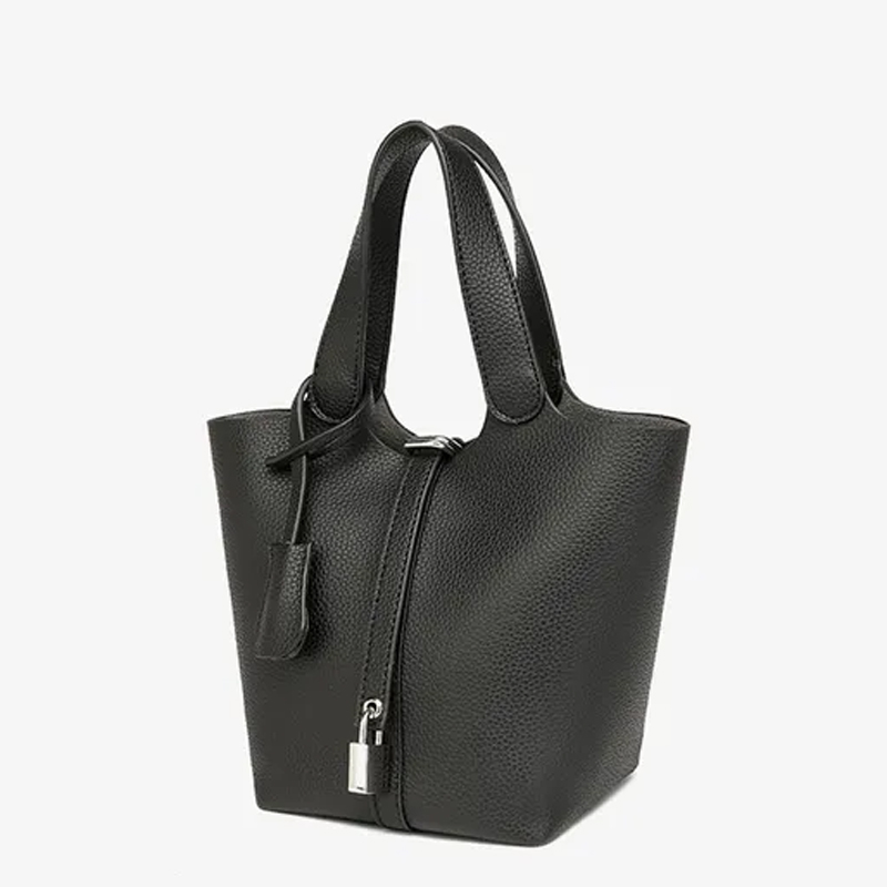 Luxury Designer 2025 New Bucket Bag Niche Design Vegetable Basket Women's Bag Senior Sense Small Handbag Ladies Fashion Commuter Crossbody Bag Texture Bag