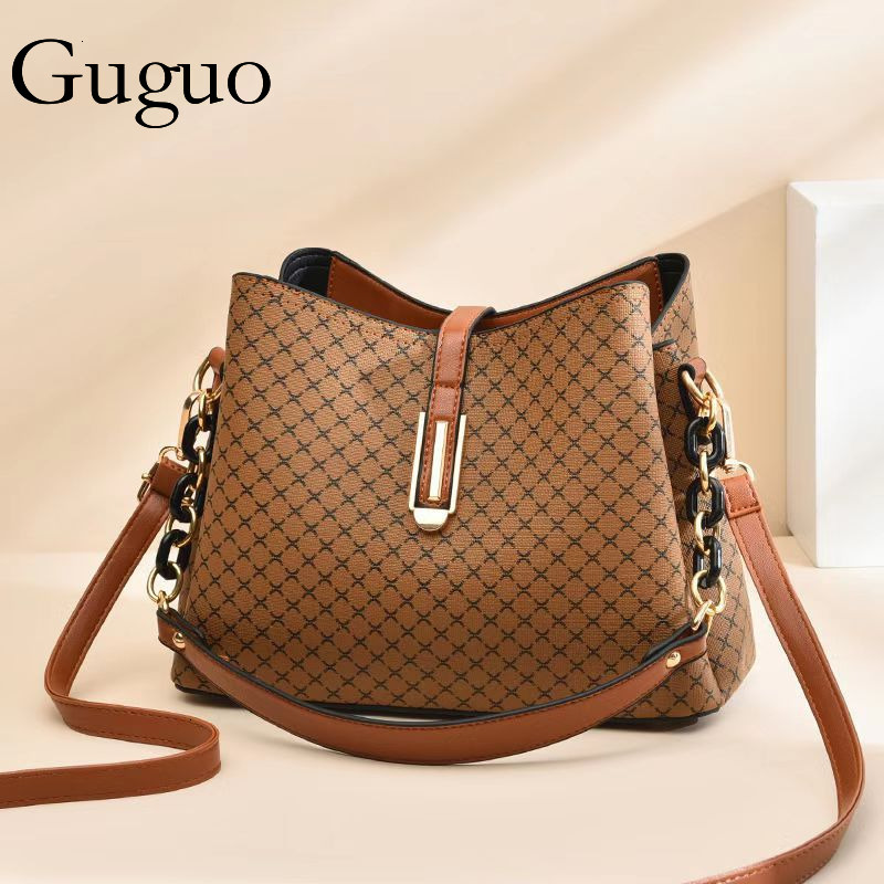 Guguo Free Shipping New Designer Bag High-end Shopping Bag 2025 Retro Pattern Women's Single Shoulder Handbag Fashionable Large Capacity Bucket B