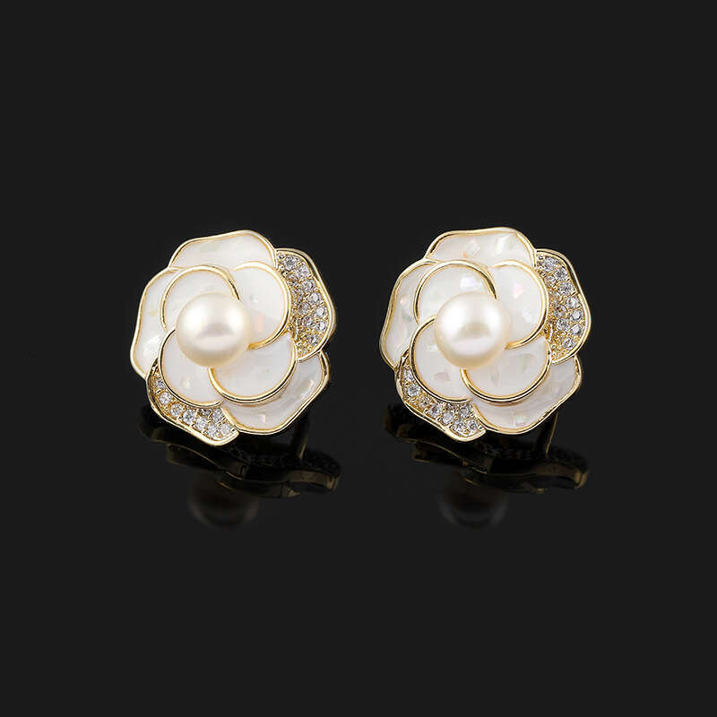White Camellia Silicone Clips Non-Pierced High-End Freshwater Pearl Ear Jewelry Flower Earrings