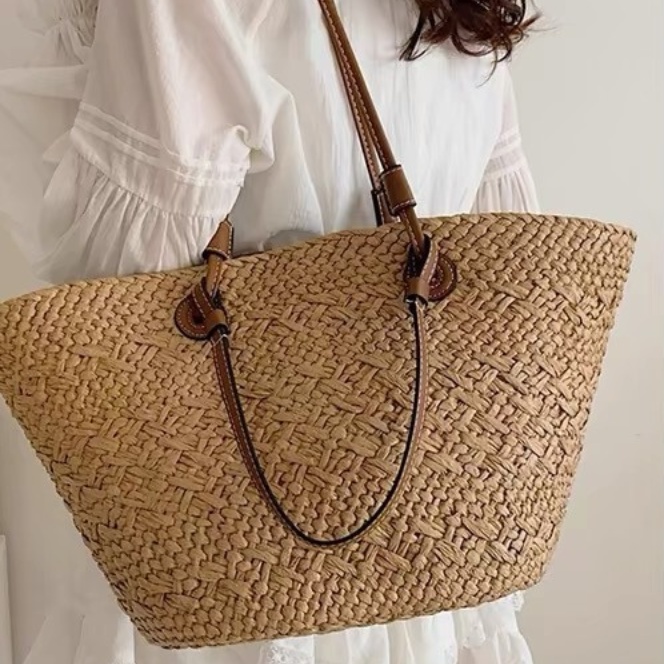New handcrafted straw woven large-capacity single-shoulder bag, vegetable basket bag, new summer beach vacation contrasting color handbag free shippin