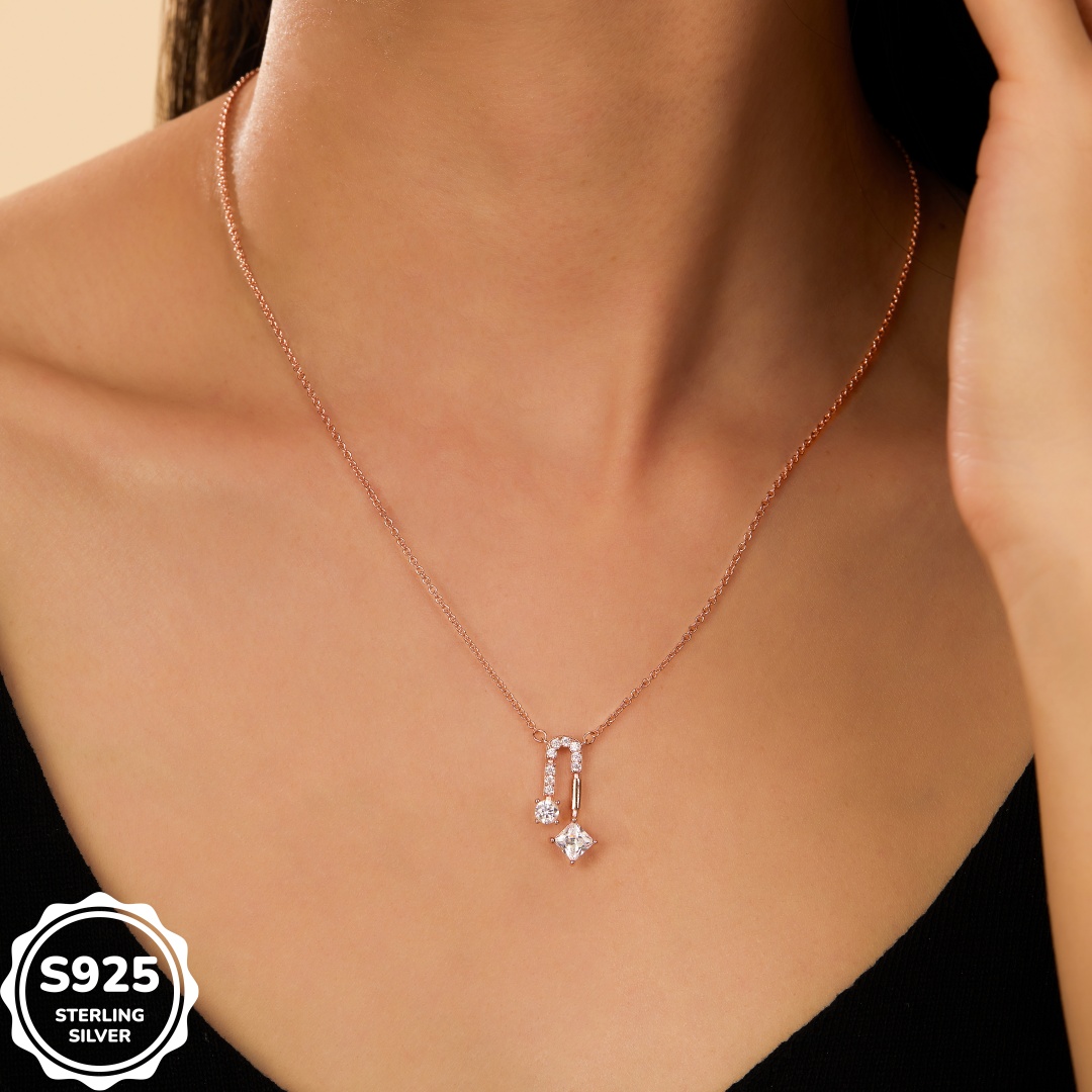 MT S925 Sterling Silver Necklace, Fashion Jewelry Chain with Luxurious Diamond Charm Pendant, Women's Silver Necklace