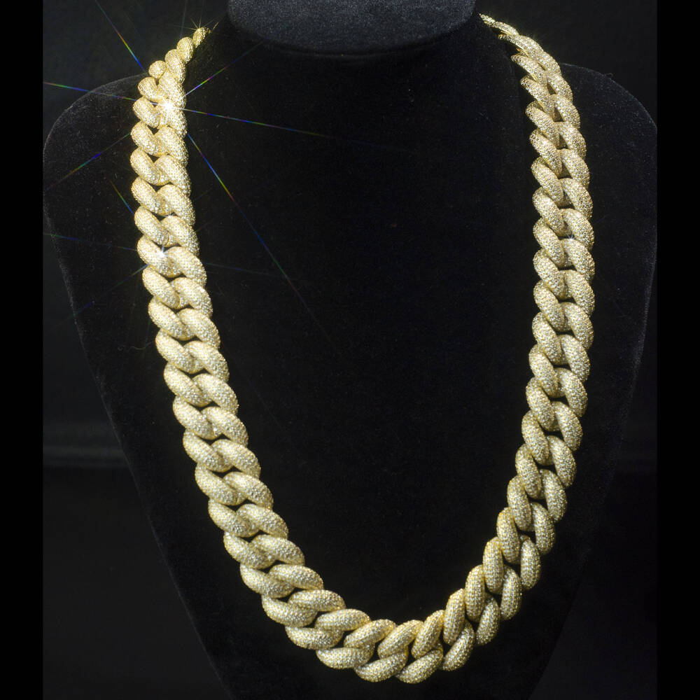 Stylish Wholesale 14MM VVS Diamond Cuban Chain Bracelet for a Trendy Addition