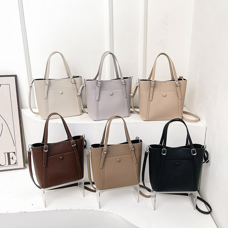 Free shipping 2025 new designer Cross border bag women retro fashion large capacity portable simple crossbody bag messenger bag