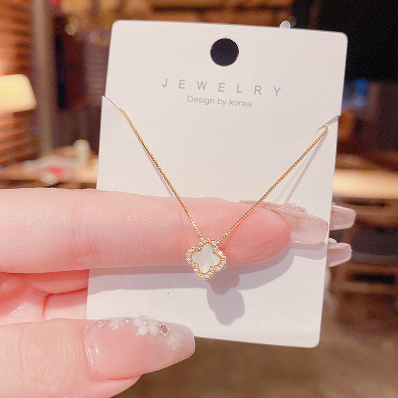 Luxury Brand Designer Jewelry Korean Style Versatile Micro-Inlaid Shell Four-Leaf Flower Necklace For Women, Unique Fashionable High-End Clavicle Chai
