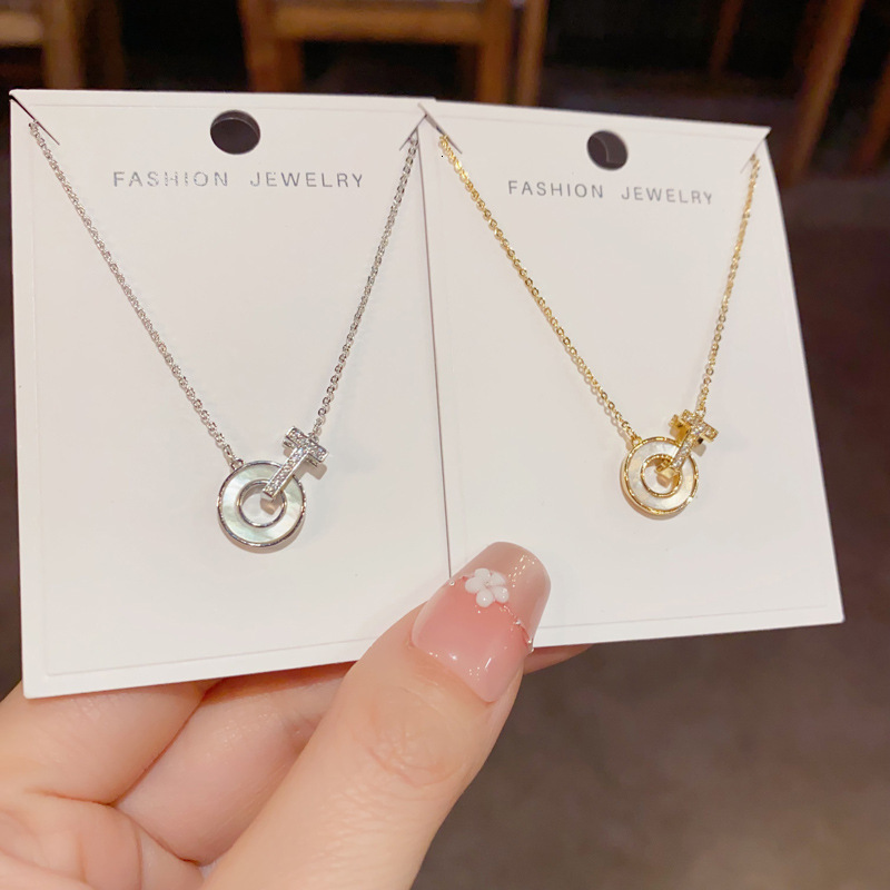 Luxury Brand Designer Jewelry Unique Style Fashion Versatile Zircon T Letter Shell Circle Pendant Necklace Personality Light Luxury High-End Clavicle Chain