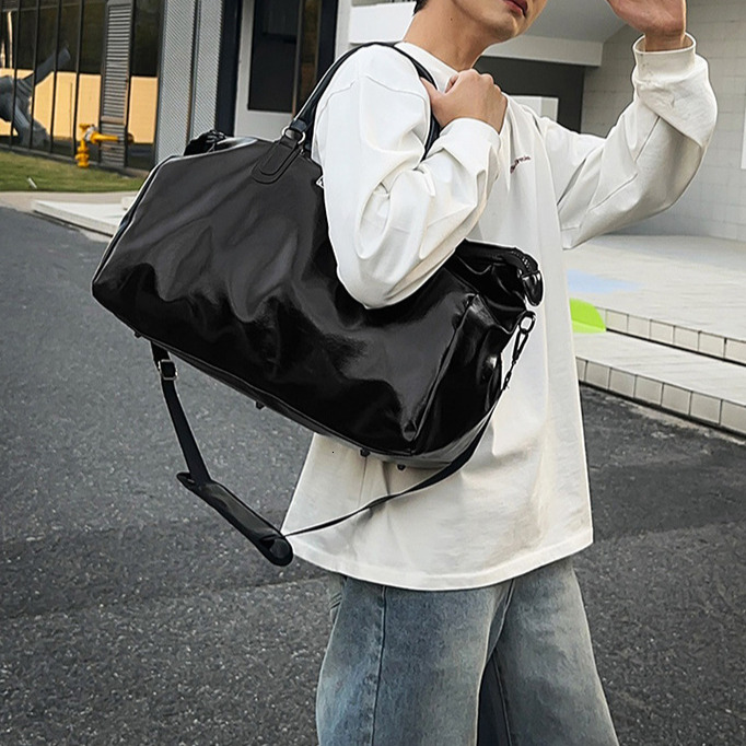 Couple Bag Fitness Bag Women s Large Capacity PU Leather Sports Handbag Leisure Business Short Distance Travel Bag Autumn Luggage Designer Bag