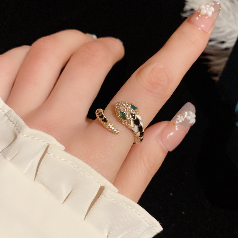 Luxury Brand Designer Jewelry 2022 New Micro Pave Zircon Oil Drop Snake Shape Open Ring For Women, Internet Celebrity Unique Creative Index Finger Rin