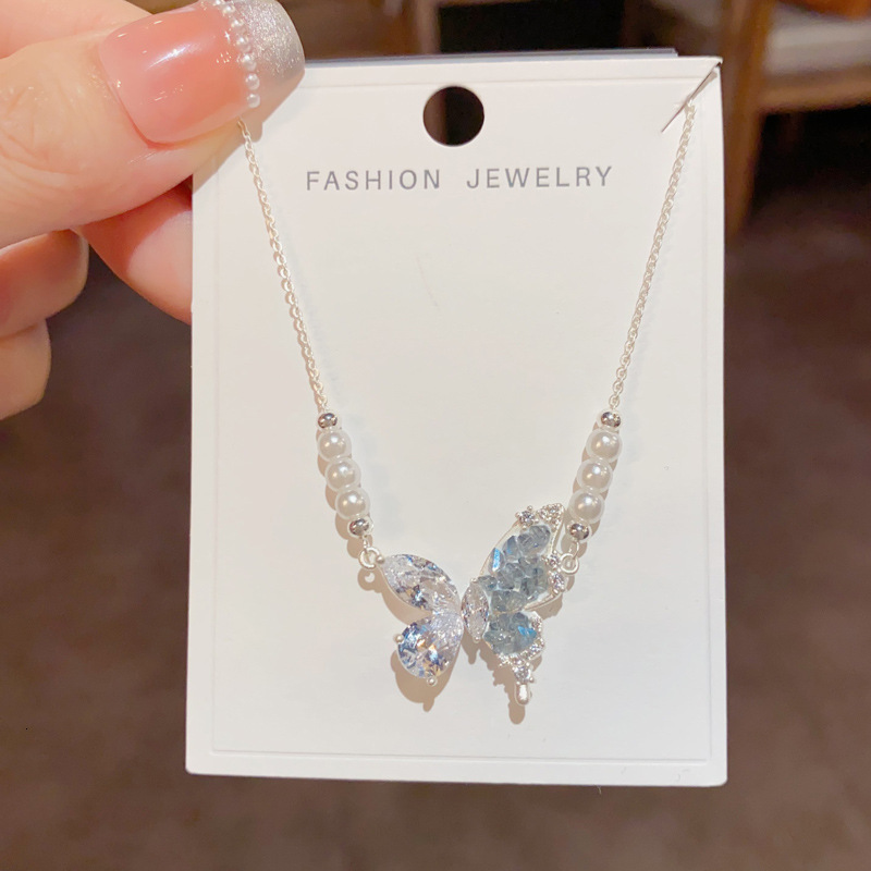 Luxury Brand Designer Jewelry Blue Crystal Spliced Butterfly Pearl Necklace Elegant Fashion Cool Sense Collarbone Chain Light Luxury Niche Exquisite C