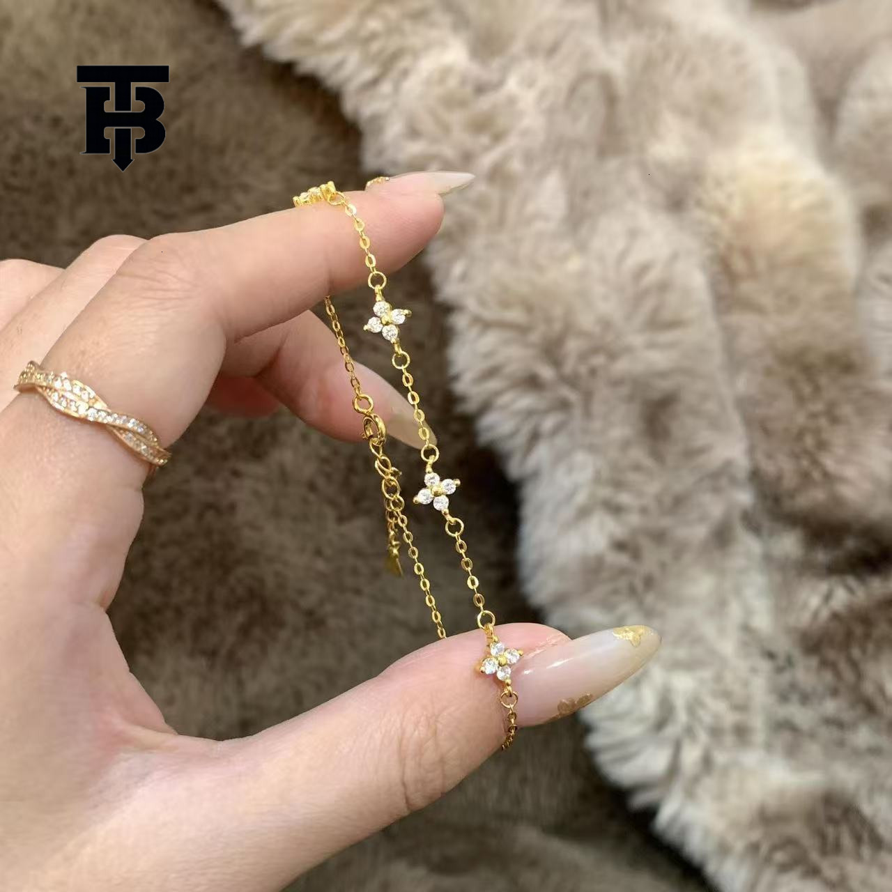 TB BHULAMTE French Romantic Starry Sky Sparkling Accessories Women's Clover Bracelet Light Luxury Niche Design Simple Floral Jewelry Z260313