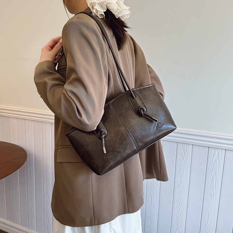 Designer bag free shipping Advanced texture retro large capacity bag minimalist backpack women's Bag free shipping