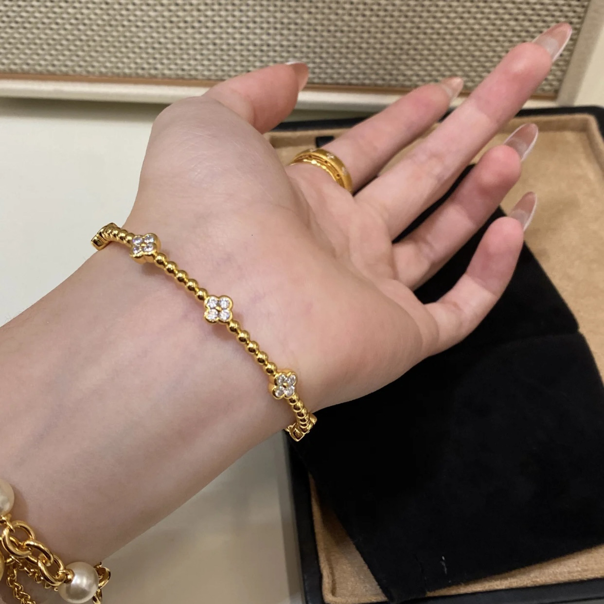 Zircon Lucky Clover Bracelet Light High-end Exquisite Fashion Versatile Niche Design Jewelry - view 7