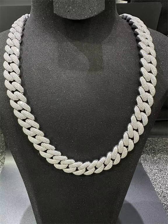 Manufacturer Direct Sales Luxury Vvs Moissanite 925 Pure Silver Plated 18k White Gold Curling Cuban Chain 18mm 22 Inches