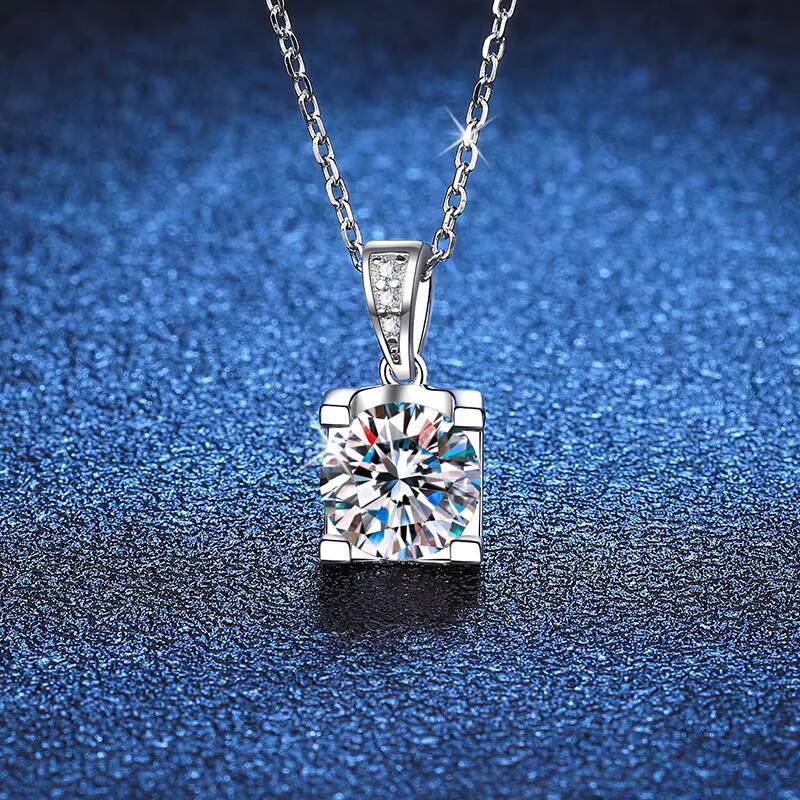 Classic New Cow Head Vvs D Color 1CT Moissanite Diamond Pendant S925 Sterling Silver Necklace for Women Gift