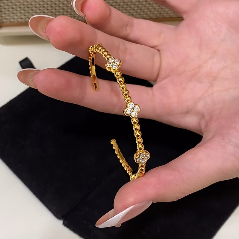 Zircon Lucky Clover Bracelet Light High-end Exquisite Fashion Versatile Niche Design Jewelry - view 3