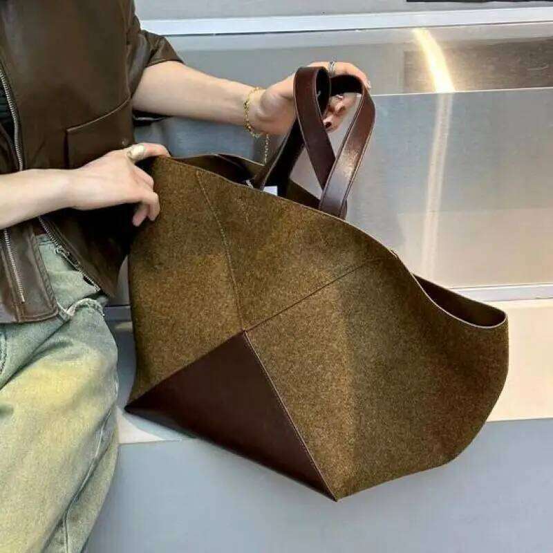 Autumn And Winter Fashion New Patchwork Contrasting Color Large Capacity Hand-Held Tote Woolen Texture Single Shoulder Bag