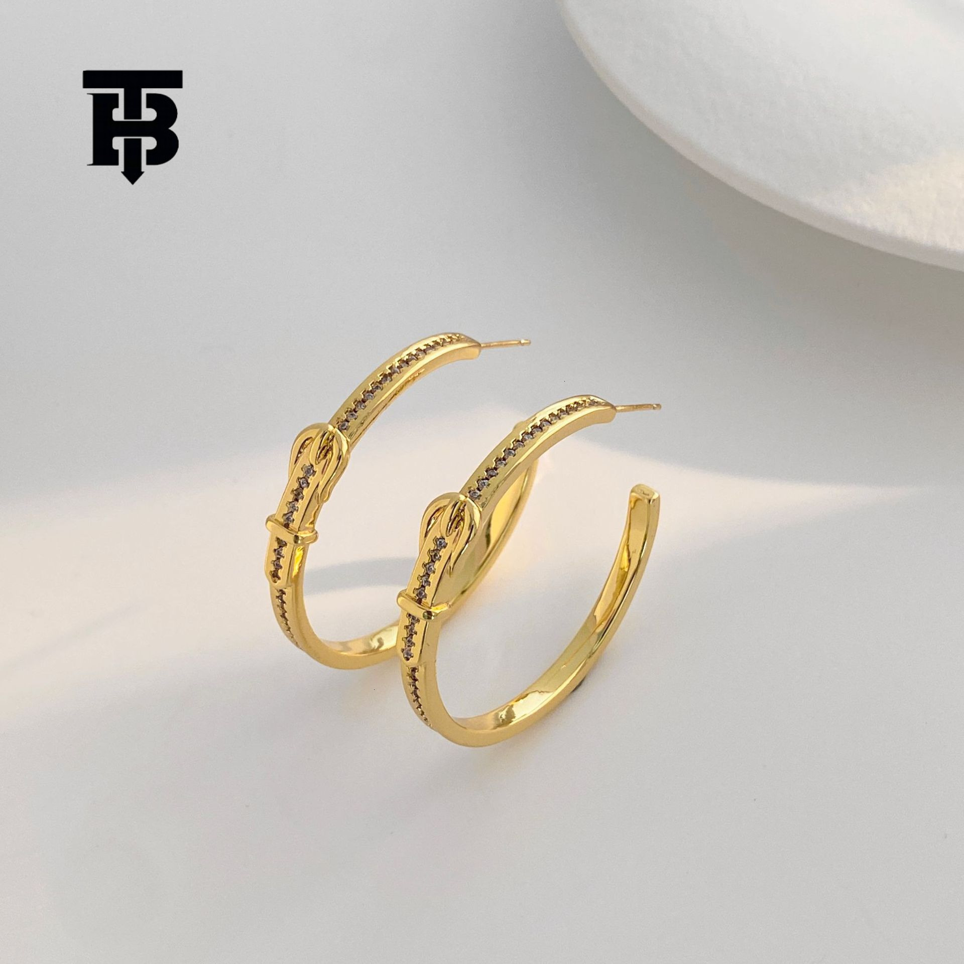 TB BHULAMTE New Fashion High End Design Luxury Belt Appearance Buckle Niche Earrings Super Bright Texture Metal C-shaped Earrings Personalized Women J