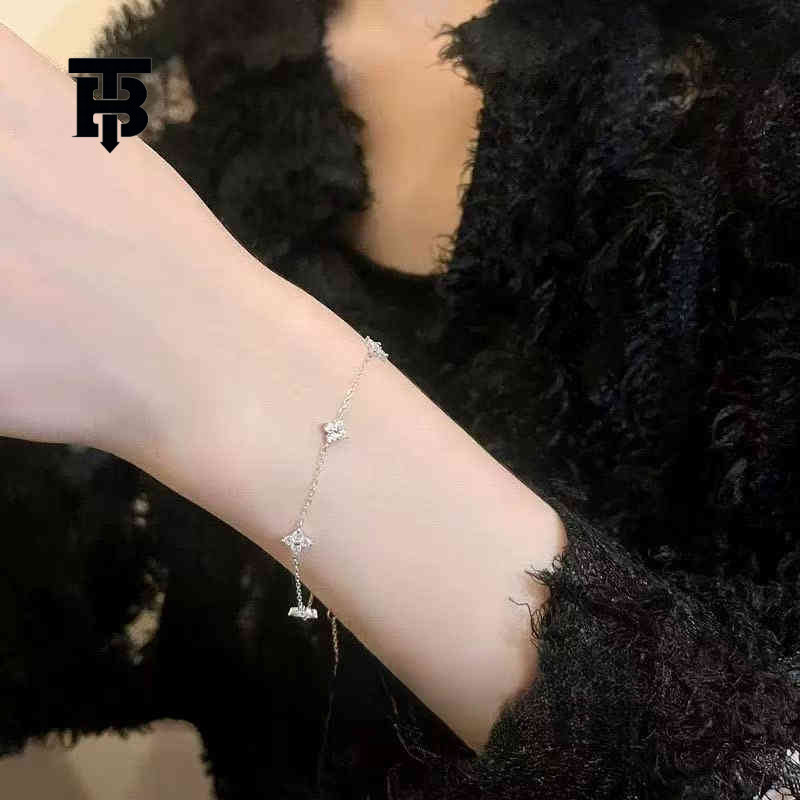 TB BHULAMTE French Romantic Starry Sky Sparkling Accessories Women's Clover Bracelet Light Luxury Niche Design Simple Floral Jewelry Z260313