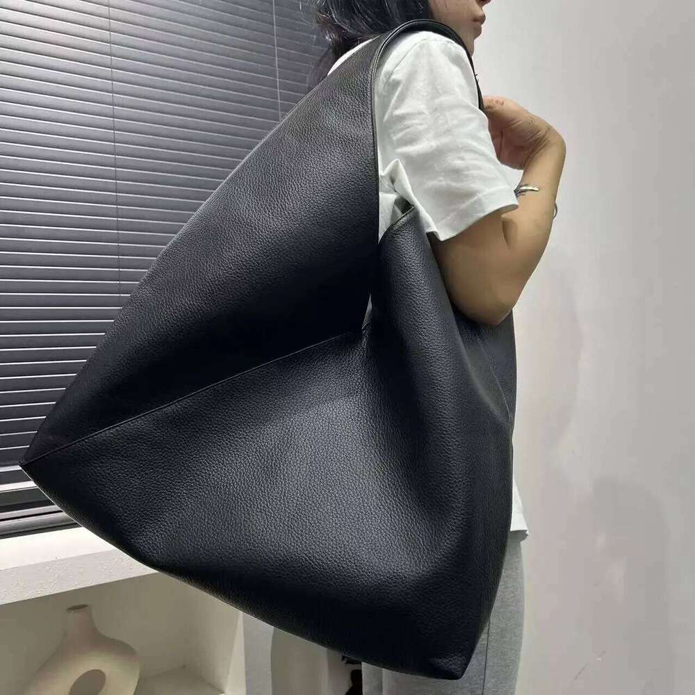 Ladies' Fashionable And Simple Vegan Leather Shoulder Bag, Large Capacity Retro Splicing Bucket Bag