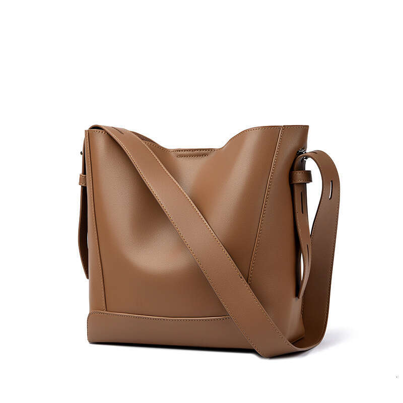 Versatile Commuter Bucket 2025 New Genuine Leather Women's High-end Niche Design Shoulder Bag